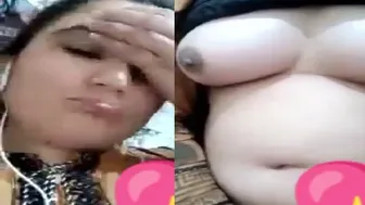 Desi Girl Flaunting Her Big Tits On Video Call For BF