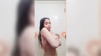 College Babe Filming Herself Bathing Naked In Desi Bathroom