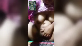 Village Bhabhi Fingering Herself Live On Video Call For Lover