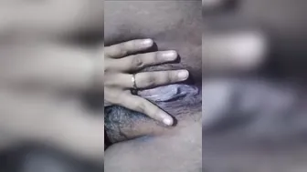 Indian GF Fingering Naked Pussy In Leaked Expose Video