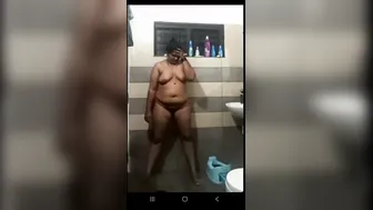 Chubby Married Woman Having Affair Caught Bathing And Fucking