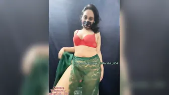 Horny Housewife Dildoing Herself Naked On Webcam Show