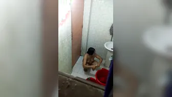 Neighbor Bhabhi Caught Bathing Naked On Hidden Camera