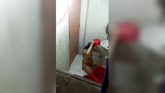 Neighbor Bhabhi Caught Bathing Naked On Hidden Camera