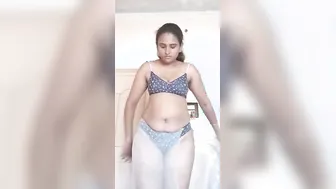 Desi Wife Removing Saree And Fingering Herself On Camera