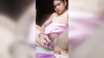 Lonely Bhabhi Fucking Herself With Bottle In Village Bedroom