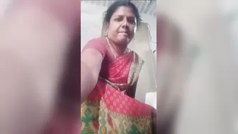 Mature Married Woman Spreading Her Wet Pussy Wide Open