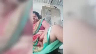 Mature Married Woman Spreading Her Wet Pussy Wide Open