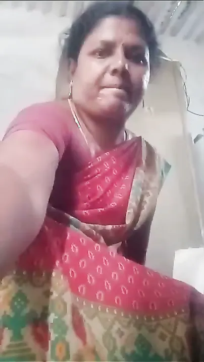 Mature Married Woman Spreading Her Wet Pussy Wide Open