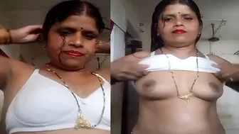 Village Aunty Getting Topless Showing Huge Tits Horny And Ready