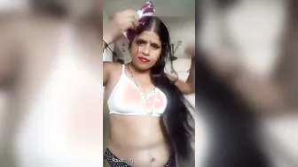 Village Aunty Getting Topless Showing Huge Tits Horny And Ready