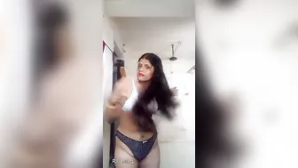 Village Aunty Getting Topless Showing Huge Tits Horny And Ready