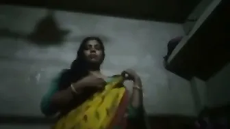 Mature Aunty Revealing Massive Tits Removing Blouse In Home Clip