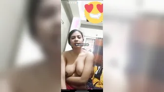 Desi Babe Stripping Naked For BF During Late Night Call