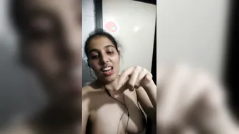 Mumbai Babe Getting Naked And Dirty On Late Night Video Call