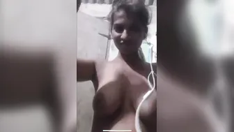 Indian GF Showing Tits To BF On Video Call