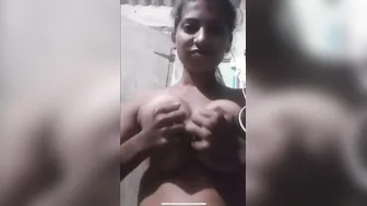 Indian GF Showing Tits To BF On Video Call
