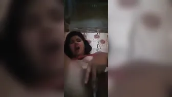 Screaming GF Fingering Herself Deep On Camera For Me