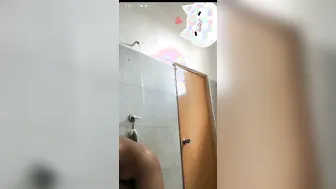 Beautiful Lankan Babe Soaping Up Naked Body In Bathroom Clip