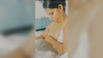 Kerala Babe Bathing Naked In Bathtub Recording For Her Lover