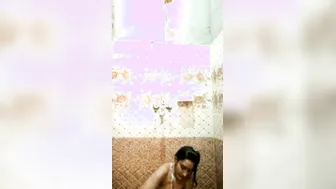 Pakistani Babe Taking Nude Shower Filmed Secretly For Her Lover