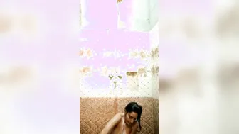 Pakistani Babe Taking Nude Shower Filmed Secretly For Her Lover