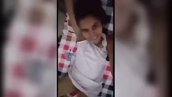 Sri Lankan GF Sending Topless Selfie To Her Boyfriend