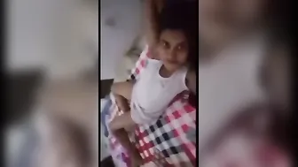 Sri Lankan GF Sending Topless Selfie To Her Boyfriend