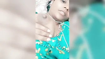South Indian Gf Showing Off Her Perfect Boobs To Her Lover