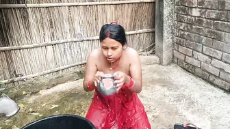 Catching Village Bhabhi Bathing Naked Stroking For Her Body