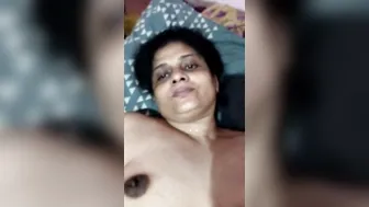 Desi Village Aunty Getting Completely Naked Before Fucking