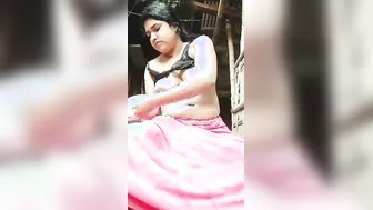 Village GF Caught Bathing Naked Outdoors In Leaked Amateur Mms