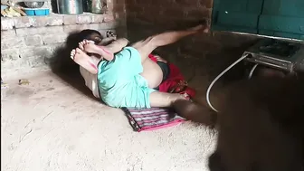 Married Bhabhi In Saree Having Wild Sex With Her Secret Lover