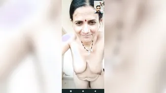 Mature Aunty Getting Wild On Late Night Whatsapp Video Call