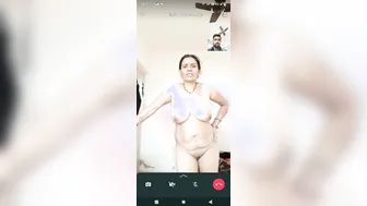 Mature Aunty Getting Wild On Late Night Whatsapp Video Call