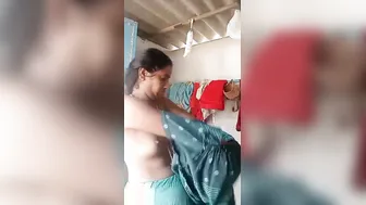 Village Aunty Stripping Naked Showing Her Body To Her Man