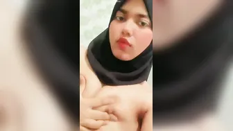 Bangladeshi GF Flashing Boobs In Homemade Selfie Mms