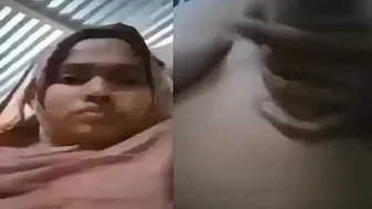 Bengali Bhabhi Showing Her Naked Body For The First Time Ever