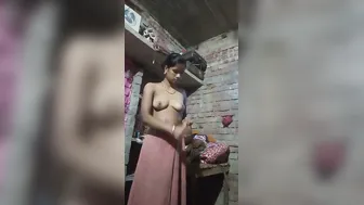 Village GF Rubbing Her Dripping Wet Pussy In New Mms