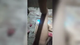 Village GF Rubbing Her Dripping Wet Pussy In New Mms