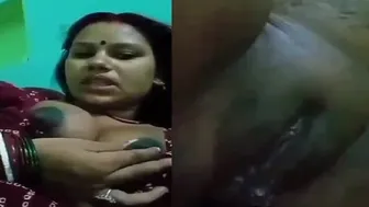 Married Village Aunty Exposing Pussy And Massive Tits Video