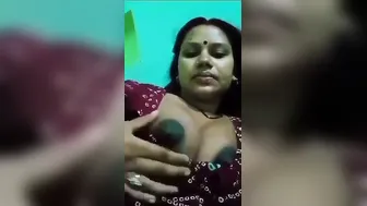 Married Village Aunty Exposing Pussy And Massive Tits Video