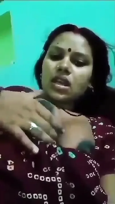 Married Village Aunty Exposing Pussy And Massive Tits Video
