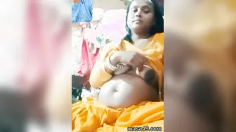 Married Bhabhi Having Affair Cheating On Video Call With Lover