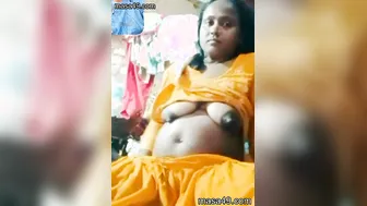 Married Bhabhi Having Affair Cheating On Video Call With Lover