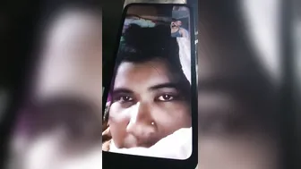 Bengali Bhabhi Exposing Huge Boobs Live On Camera For Lover