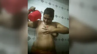 Curvy Bhabhi Bathing Naked While Lover Records Her Secretly