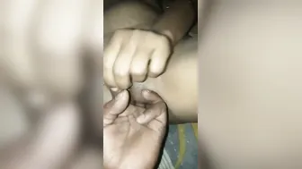 Affair Bhabhi Spreading Legs And Fingering Pussy In Leaked Clip