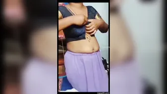 Village Married Woman Removing Saree Showing Naked Body To Me
