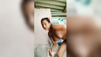 Dusky Married Woman Bathing Nude Filming For Her Ex Secretly